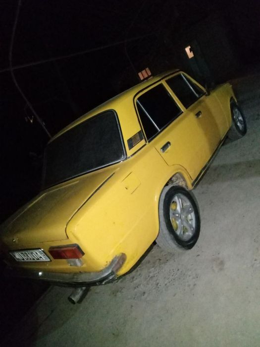 VAZ 21 011 sotiladi