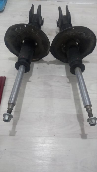 Амортизатор для Subaru передние