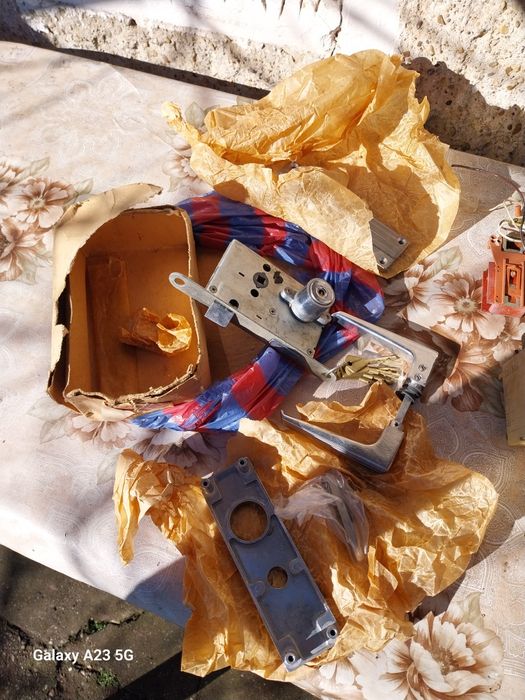 Секретна брава комплект.