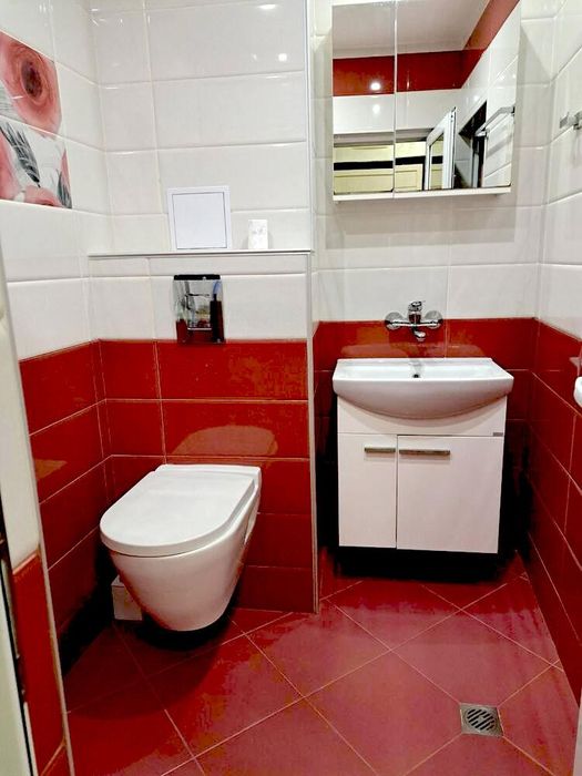 Дава се под наем Двустаен апартамент в Бургас, Лазур - 65 кв.м за 612 € - Снимка #5