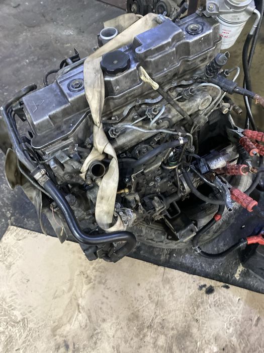 Двигатель 4м40