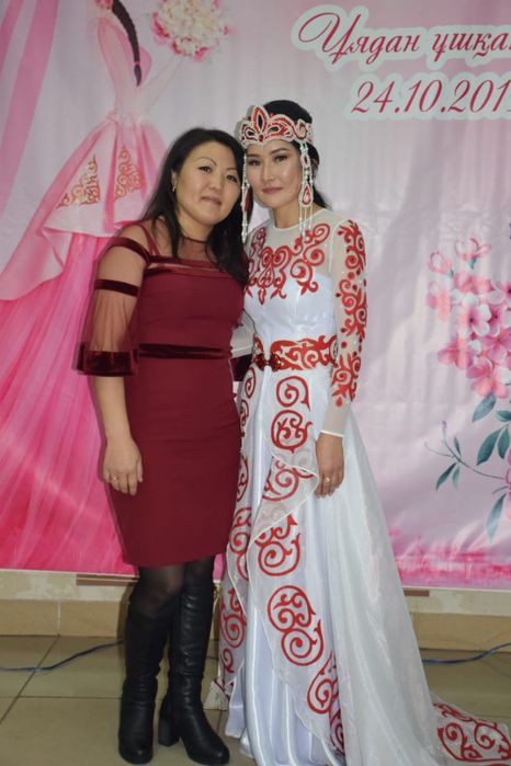 Платье узату той