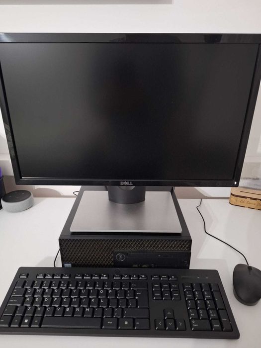 Vand PC DELL OptiPlex 3060 i5 - 8500 Intel Core Pana la 4.10 GHz 8 GB