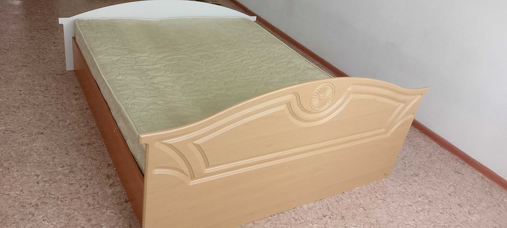 Кровать двуспальная