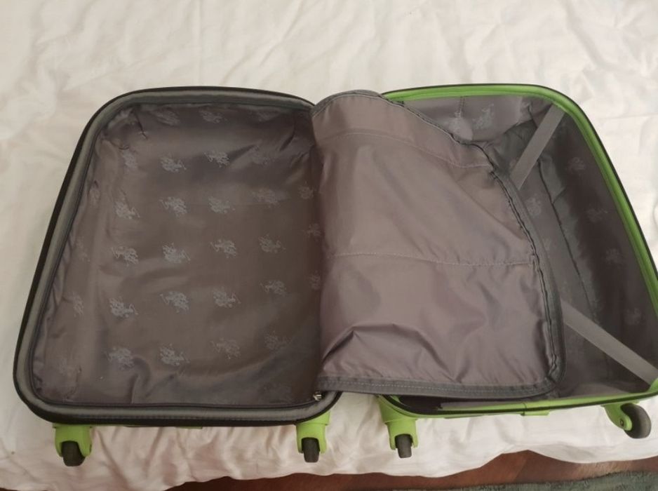 Чемодан маленький