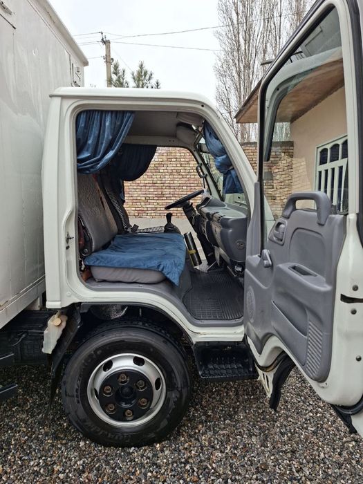 Isuzu yuk mashinasi sotiladi yaxshi holatda