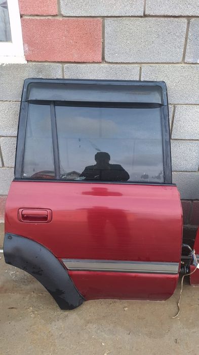 Двери автомобиля