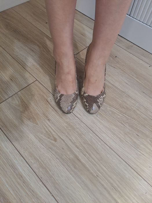 Продам туфельки 38 размера