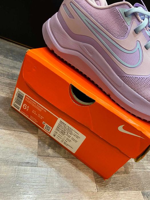Дамски маратонки NIKE COSMIC RUNNER