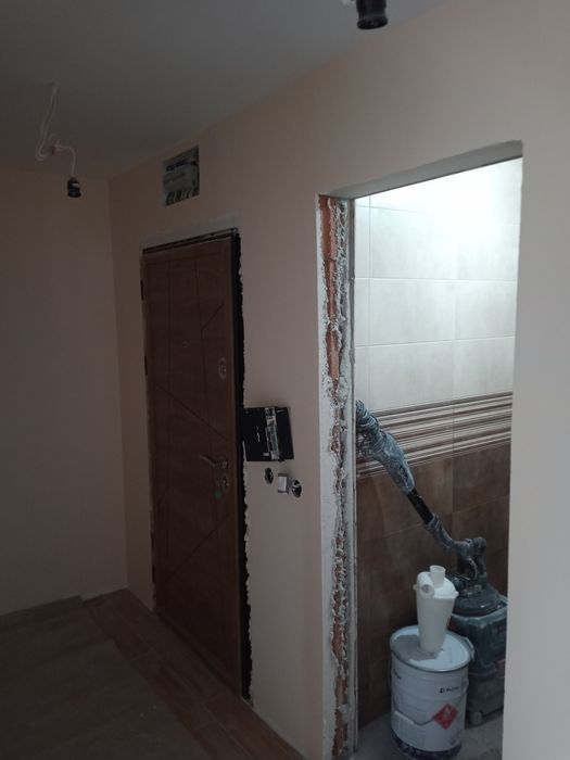 Боядисване , Шпакловане ,Шкурене и грундиране .