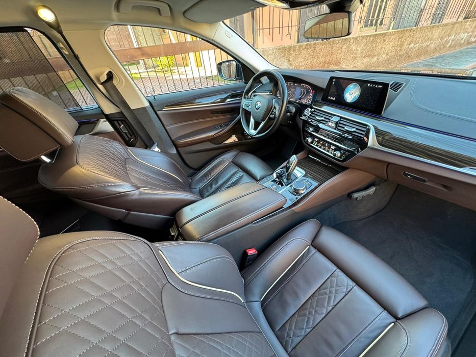BMW 530e 320 CP Individual