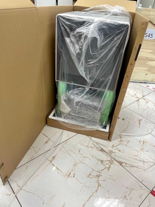 Современный кофейный аппарат самообслуживания