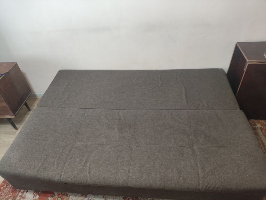 Продам диван раздвижной б/у