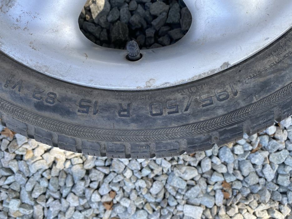 Vând 4 jante Masină 195/50R15