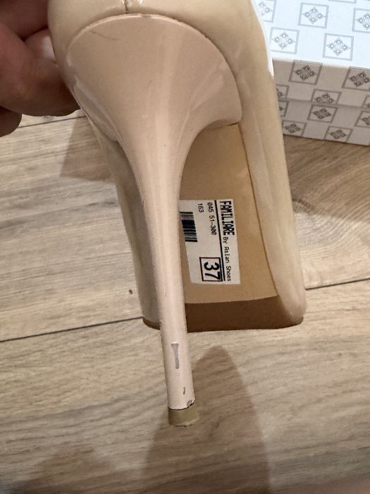 Продам туфли лодочки