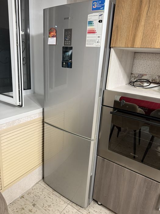 Продам холодильник