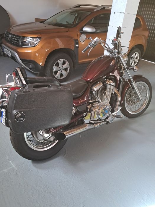 Motocicleta Suzuki Intruder 750