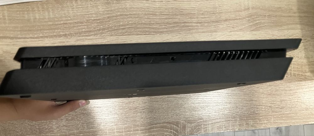 Playstation 4 slim 1 TB