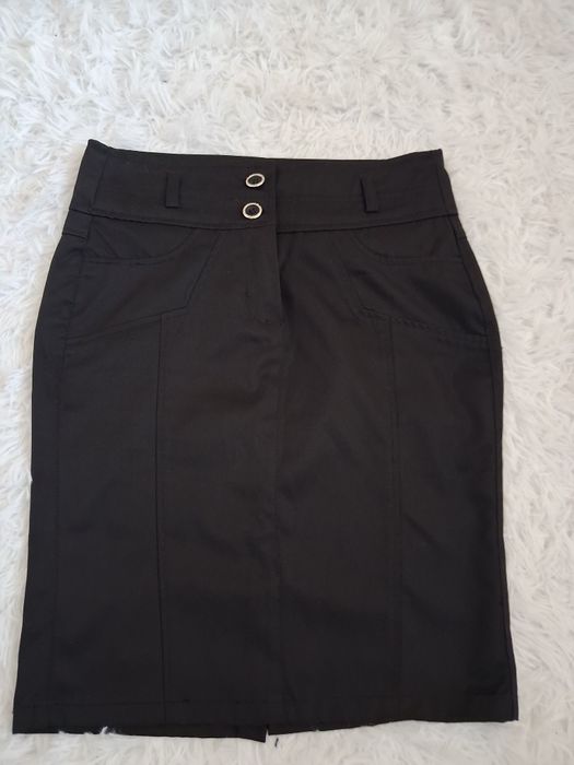 Черна права пола