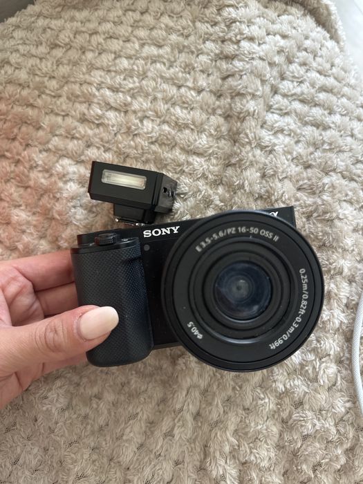 Продам Sony ZV-E10