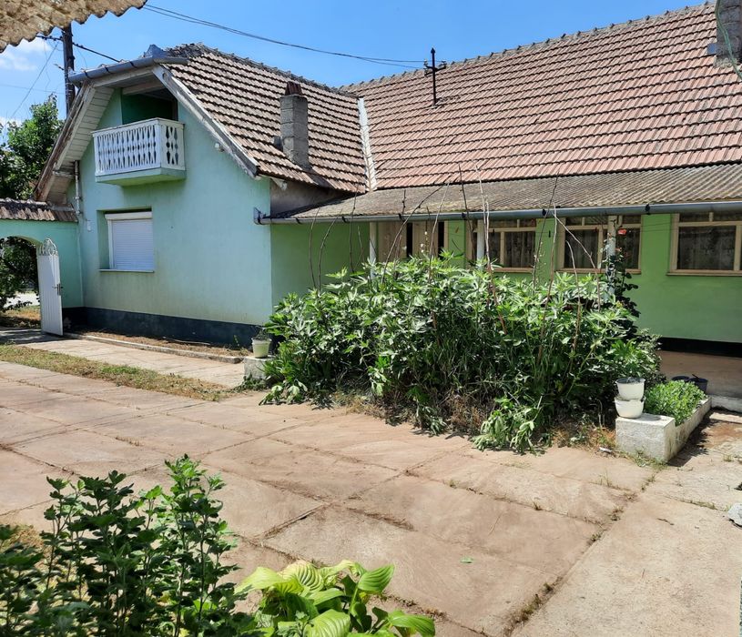 Casa  de  vanzare