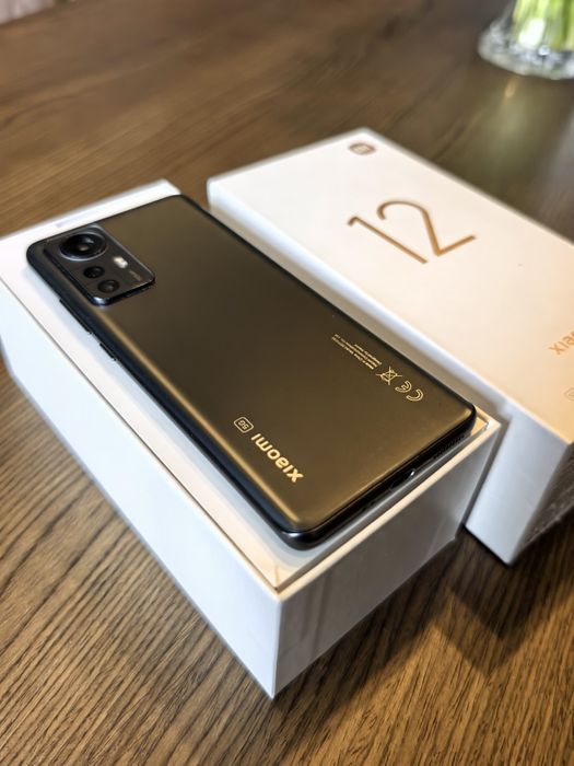 Xiaomi 12 (8/256 Dual SIM) Gray (перфектен от емаг)