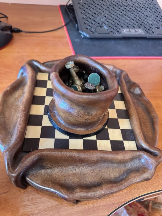 Шахмат кожаный с медными фигурами