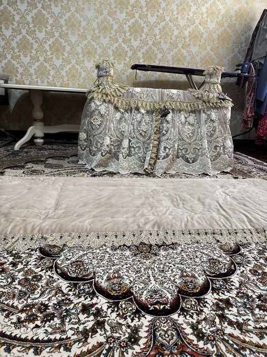Чиройли бешик сотилади,
