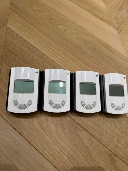 Termostat pentru incalzire in pardoseala Purmo. 4 Bucati. Nefolosite.