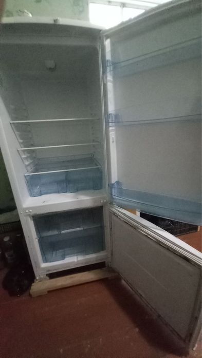 Xaladinik satiladi arzan bahada холадиник сатиладь арзан бахада