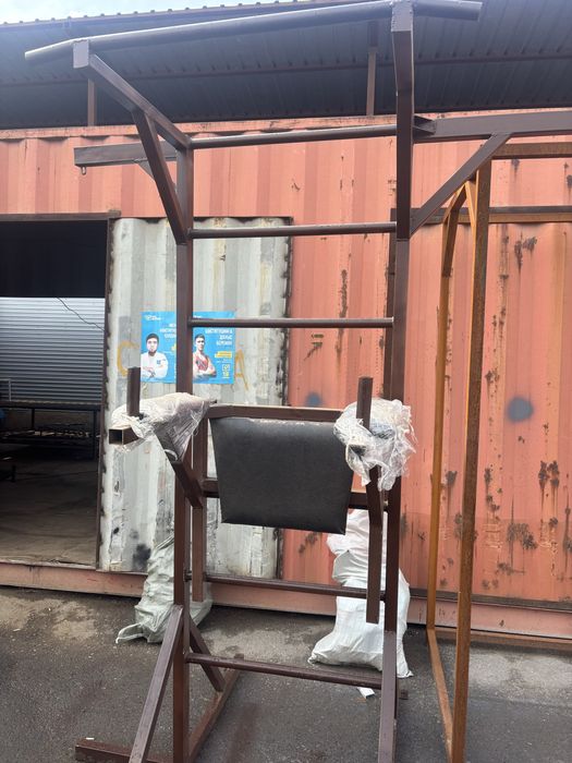 Турник брусья.