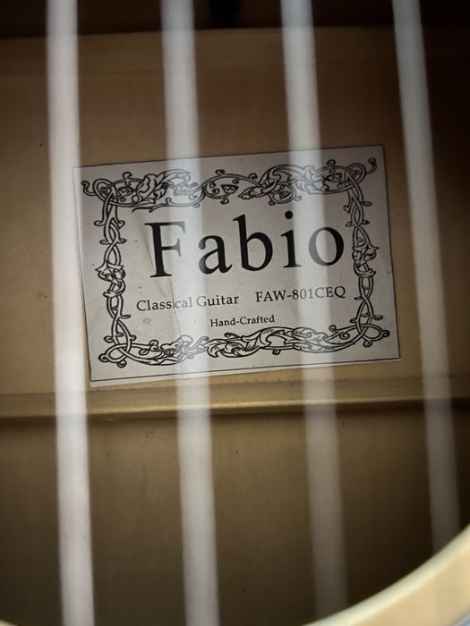 Гитара срочно сотилади