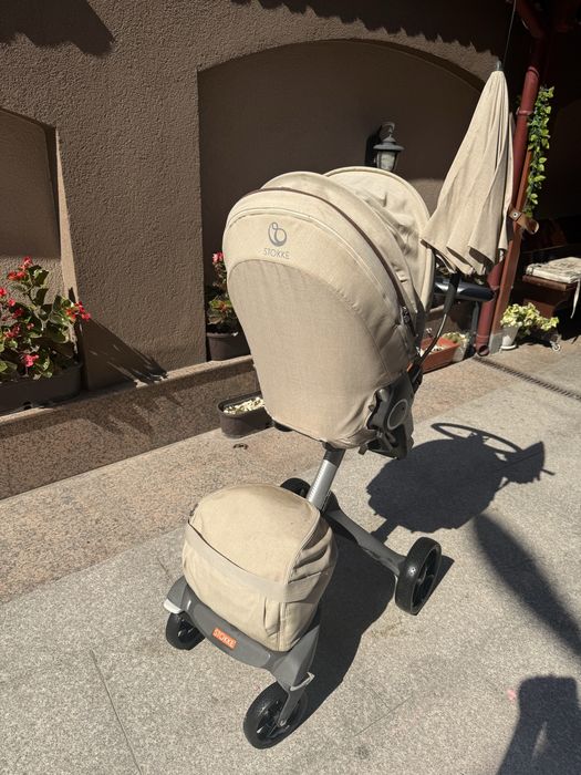 Продавам бебешка количка в отлично състояние Stokke