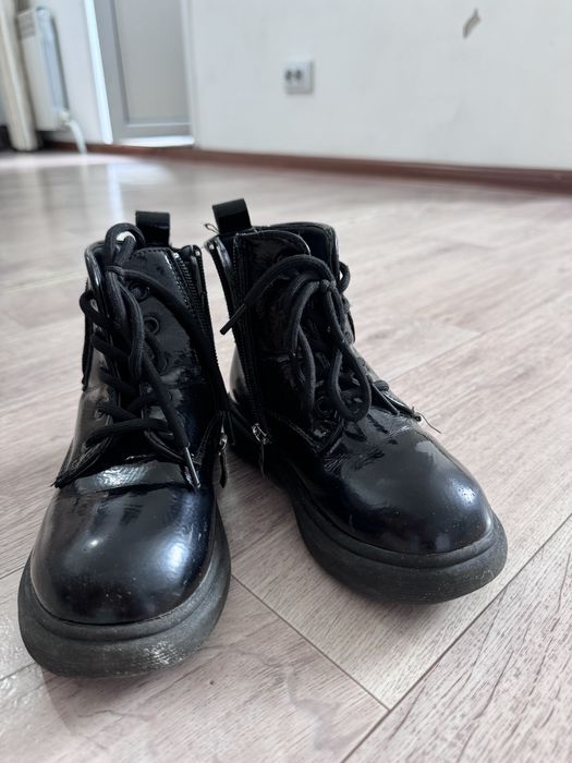 Продам обувь на девочку