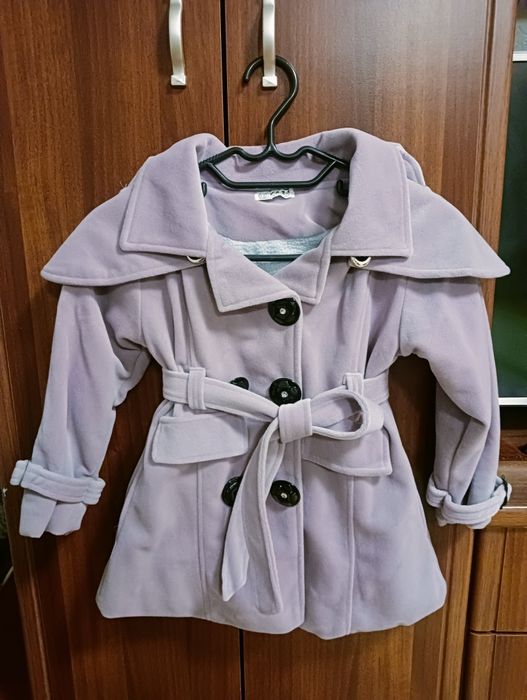 Продам пальто на девочку