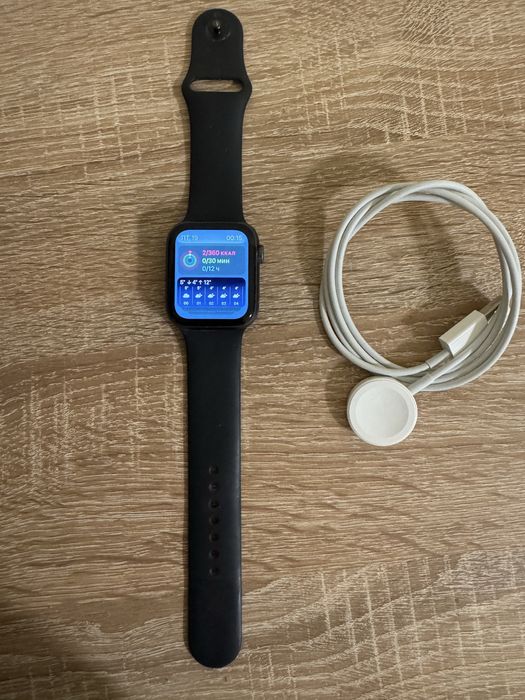 Apple Watch Series 5 44мм, GPS, 32GB