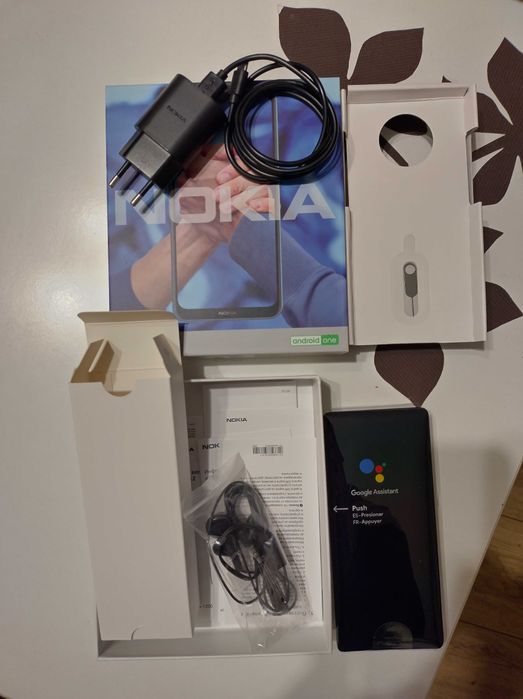 Продавам Нокиа 6.2