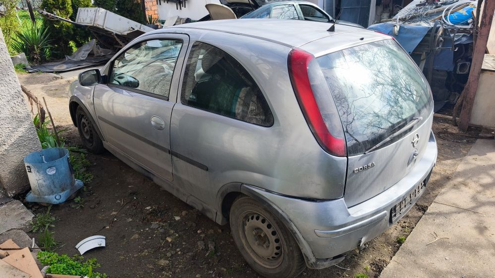 Opel Corsa C на части