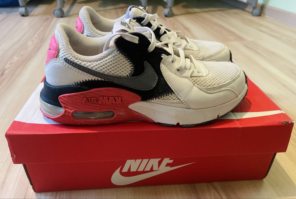 Дамски оригинални маратонки Nike