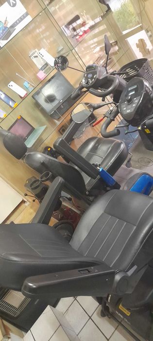 Електрически колички за трудно подвижни хора