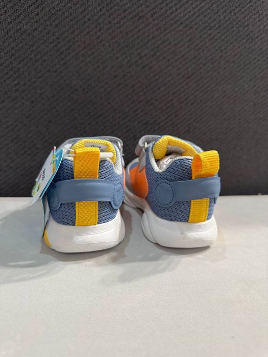 Продается детская обувь Vicco