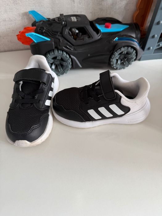 Adidași Adidas nr 24