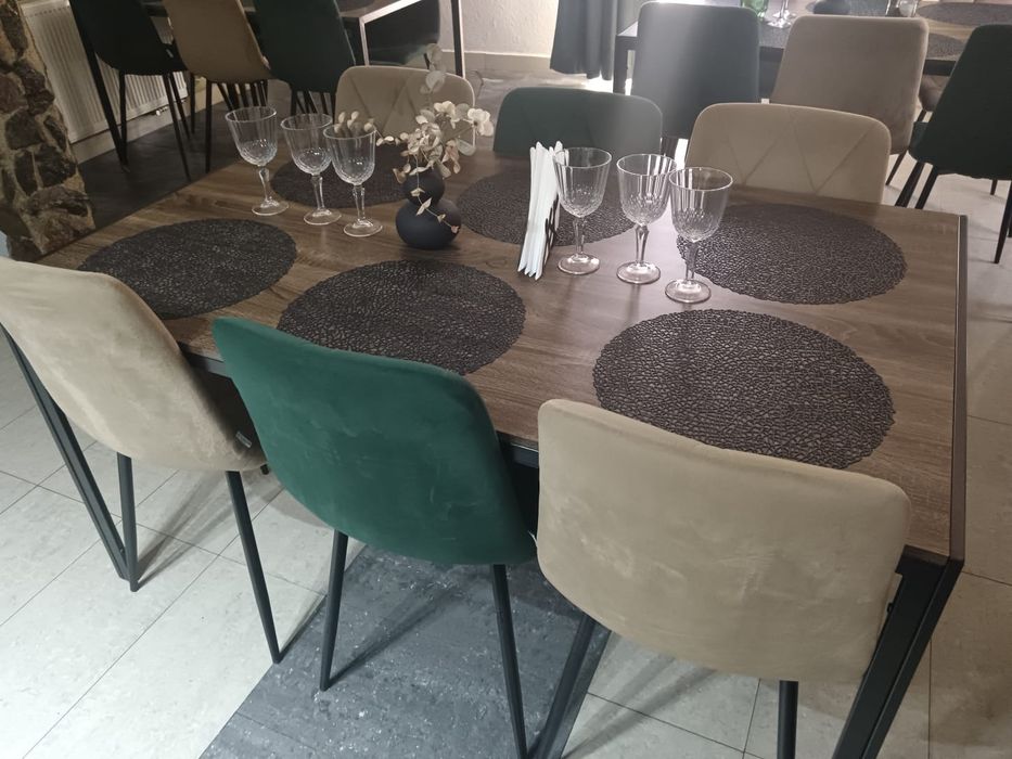 Vând set mese pentru restaurant