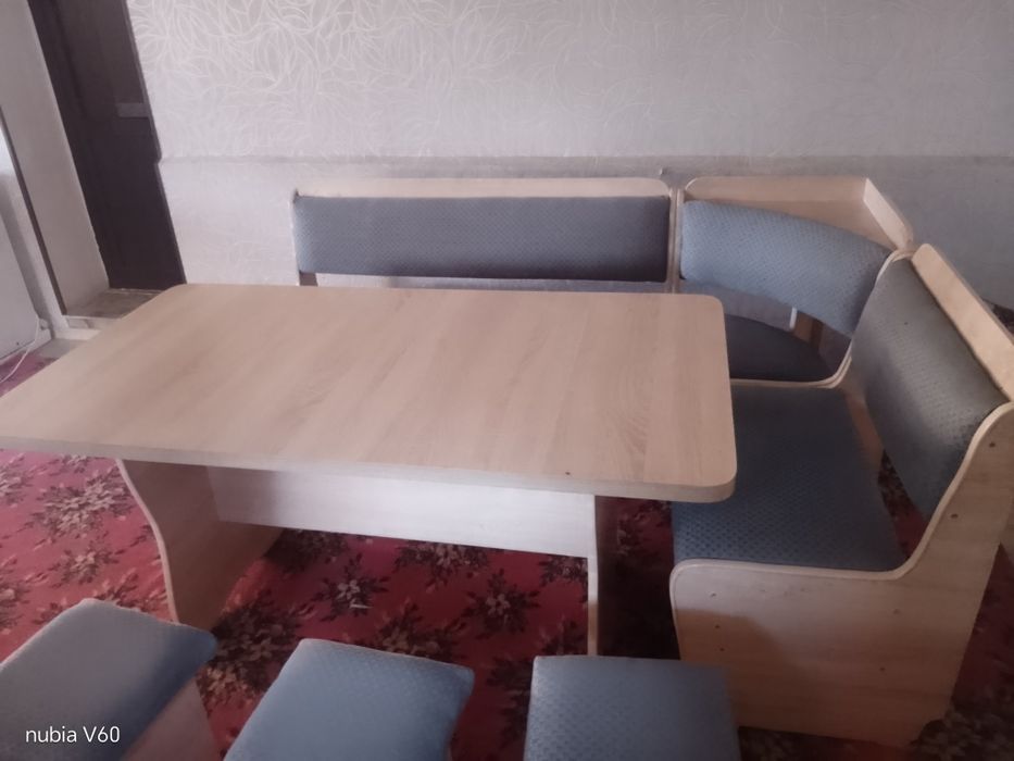 Кухинний диван стол стул 100000т