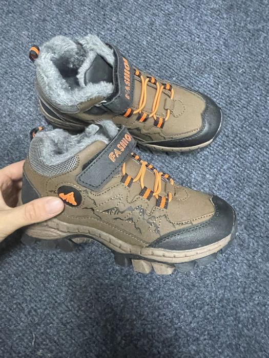 Балаларға арналған жылы қысқы кроссовкалар