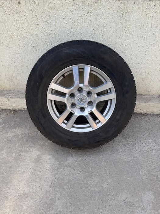 Продам шины 4 штуки TOYO