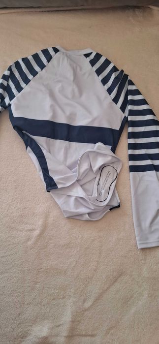 Costum de baie întreg nou