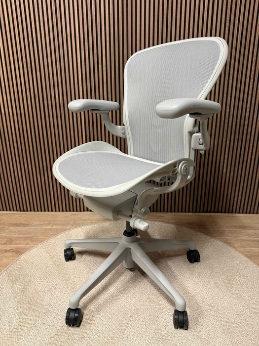 Refurbished Herman Miller Aeron Remastered Mineral
