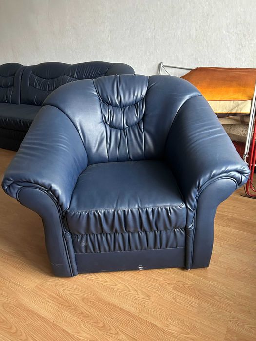 Диван и кресло от Естествена кожа. Използвани 6 месеца.