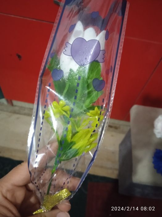 Чиройли ясалган гуллар хушбуй